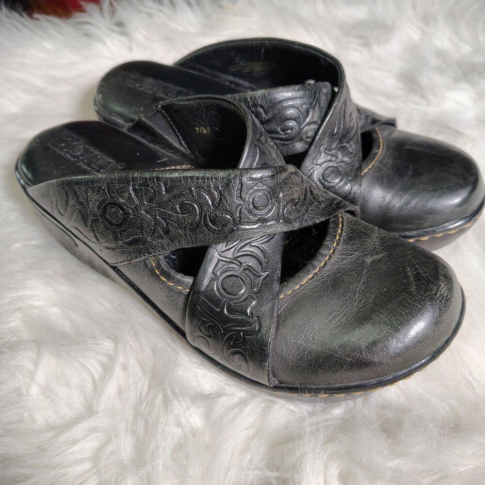 Born Blk Tooled Criss Cross Leather Mules Clogs Wmns Size 38/7 US